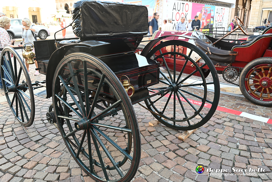 VBS_3956 - Autolook Week - Le auto in Piazza San Carlo.jpg